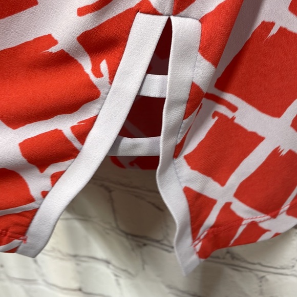 Susan Graver bright orange & white V neck stretchy 1x top - Picture 4 of 8